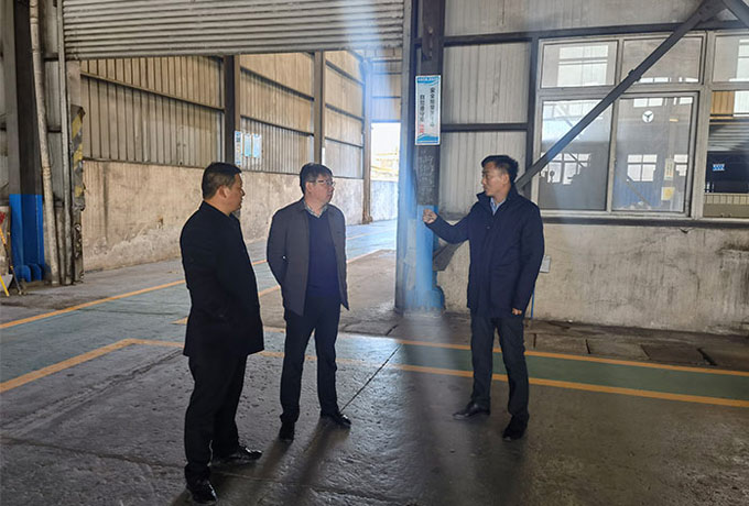 12月1日杜集区矿山集镇主任陈主任，常务副主任金主任来我公司考察交流。